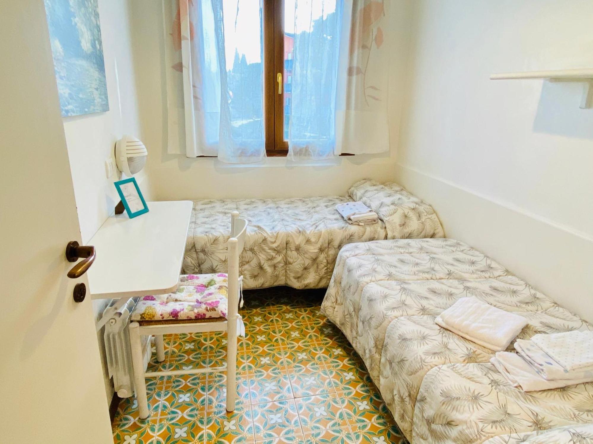 Residenza Cappuccini Aparthotel Peschiera del Garda Ruang foto